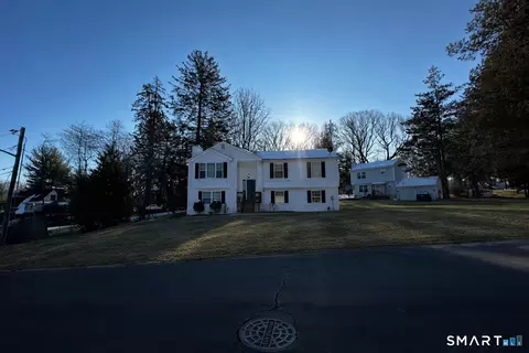 654 Laurel St #1, East Haven, CT 06512
