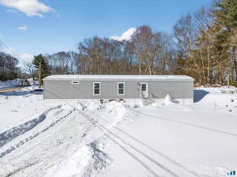 59 Kings Hwy #5, Gales Ferry, CT 06335