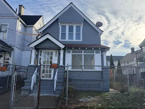 82 1st St, New Haven, CT 06519