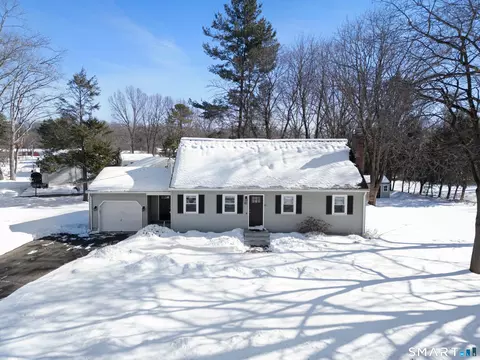 31 Edgewood Cir, Southington, CT 06489