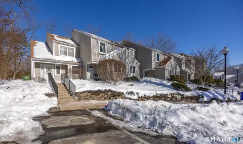 2 Brentwood Dr #2, Wallingford, CT 06492