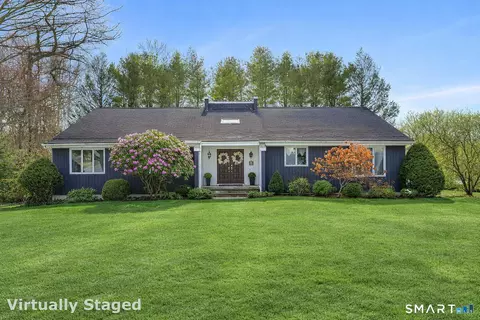 15 Glenarden Rd, Trumbull, CT 06611