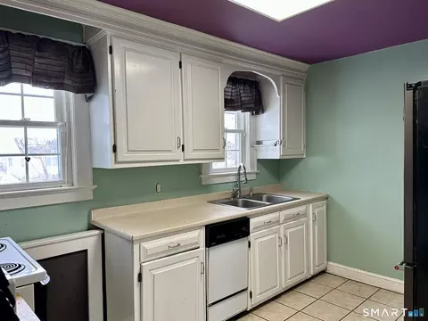 488 Parker Ave S, Meriden, CT 06450