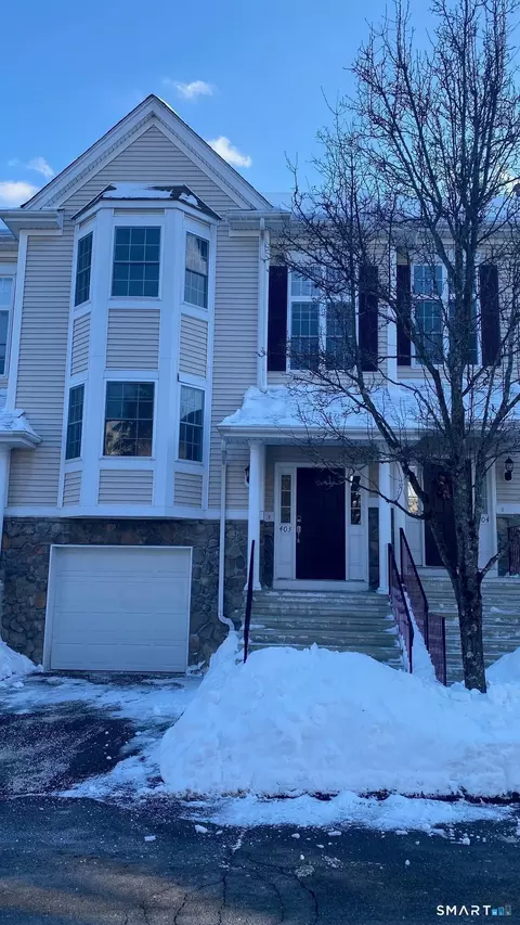 403 Larson Dr #403, Danbury, CT 06810