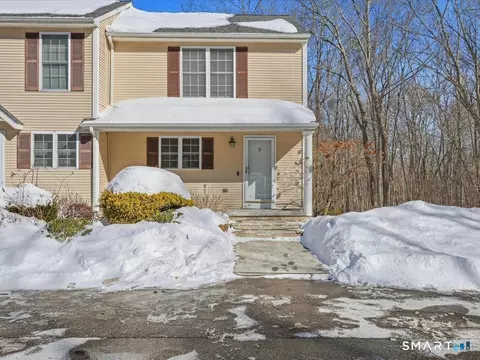 24 Fairway Dr #9, Ledyard, CT 06339