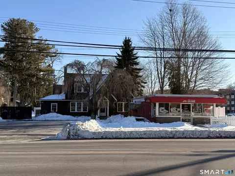 1043 Poquonnock Rd, Groton, CT 06340
