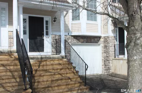 304 Sienna Dr #304, Danbury, CT 06810