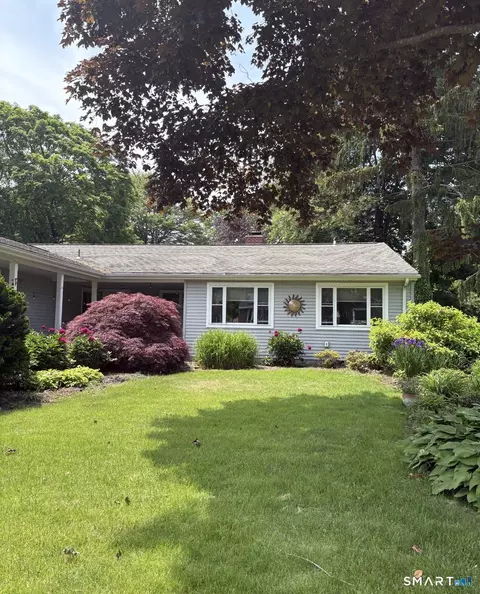 130 Parkway S, New London, CT 06320