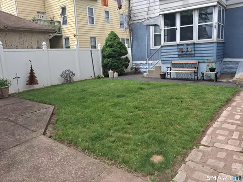 Exterior - 26 4th St, Hamden, CT 06514 photo 4 of 8