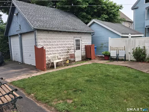 Exterior - 26 4th St, Hamden, CT 06514 photo 6 of 8