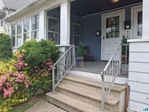 26 4th St, Hamden, CT 06514