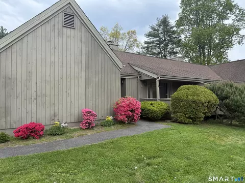 133 Bannock Ln #B, Stratford, CT 06614