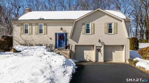 62 Harold Dr, Newington, CT 06111