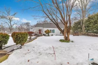 47 Wood Ridge Dr, Stamford, CT 06905