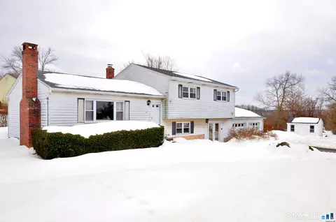 160 Meadowlark Dr, Waterbury, CT 06708