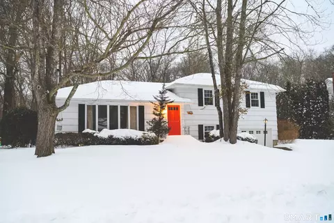 7 Old Colony Rd, North Stonington, CT 06359