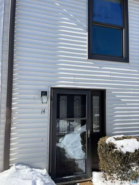 241 S Water St #14, East Windsor, CT 06088