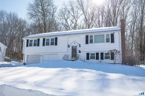 65 Andover Rd, East Hartford, CT 06108