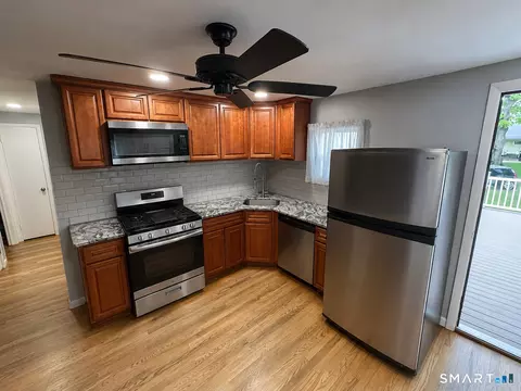 97 Pearl Lake Rd, Waterbury, CT 06706