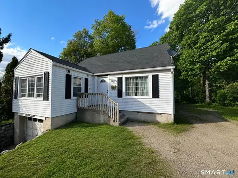97 Pearl Lake Rd, Waterbury, CT 06706