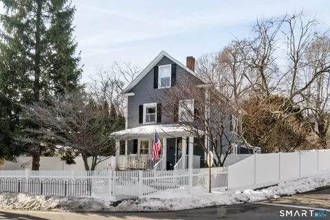 1 Overlook Ave, Fairfield, CT 06824