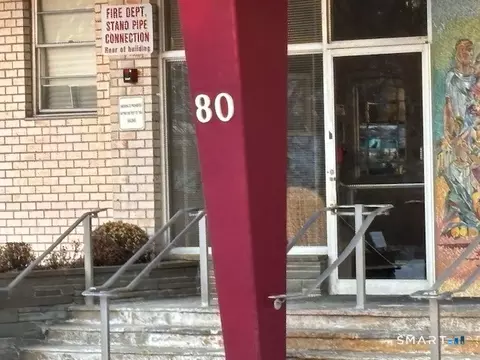 80 Cartright St #PH A, Bridgeport, CT 06604