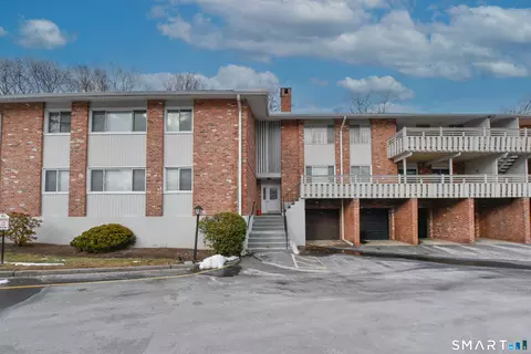 28 Mill Hill Rd #28, Southport, CT 06890