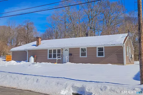 87 Park Ave, Colchester, CT 06415
