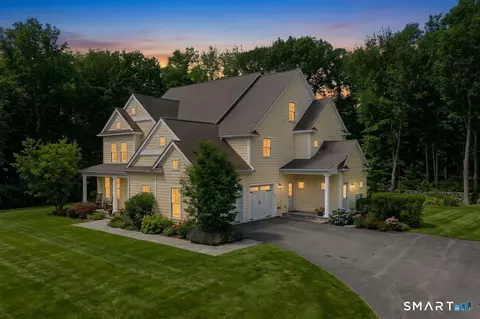 17 Bittersweet Way, Stonington, CT 06378
