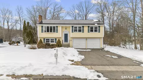 121 Village St, Bristol, CT 06010