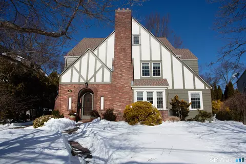 30 Sedgwick Rd, West Hartford, CT 06107
