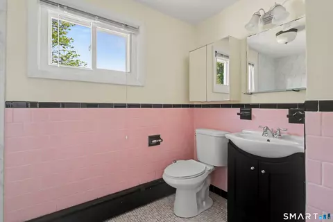 Bath - 42 Carroll Rd, Hamden, CT 06517 photo 2 of 2