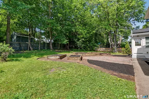 42 Carroll Rd, Hamden, CT 06517