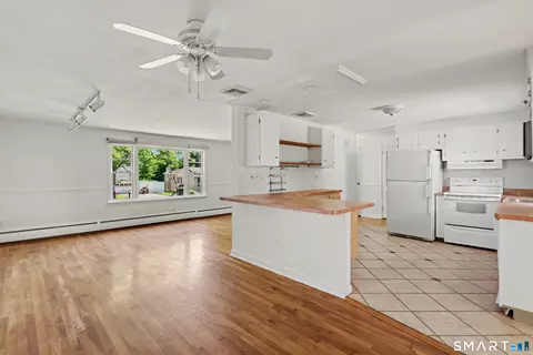 42 Carroll Rd, Hamden, CT 06517