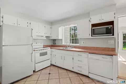 Kitchen - 42 Carroll Rd, Hamden, CT 06517 photo 1 of 2