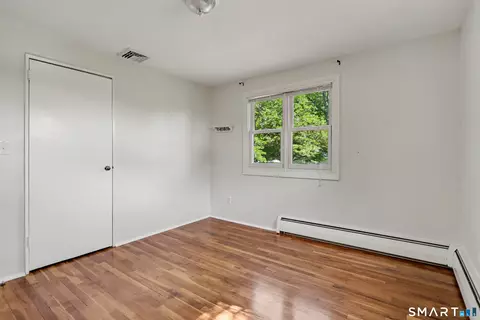 Bedroom - 42 Carroll Rd, Hamden, CT 06517 photo 5 of 10