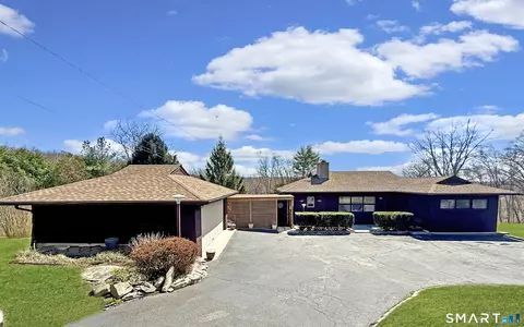 61 Soundview Ave, Shelton, CT 06484