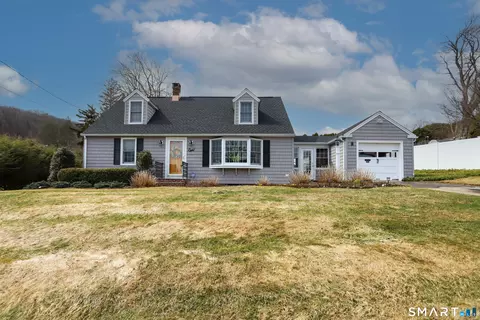 8 Housman St, Danbury, CT 06810