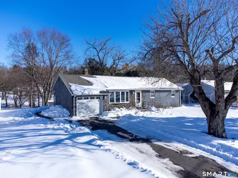 190 Elmwood Dr, Meriden, CT 06450