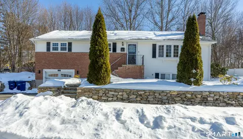 12 Bates Pl, Hartford, CT 06114