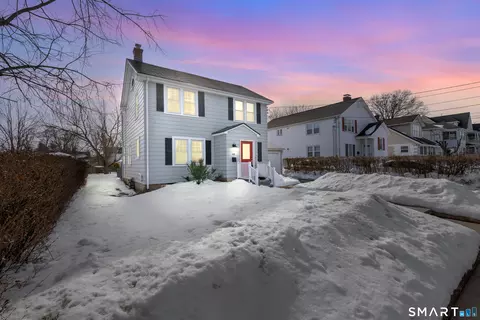 43 Crosby St, West Hartford, CT 06119