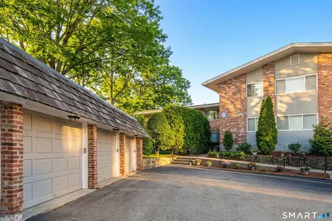 49 Southport Woods Dr #49, Southport, CT 06890