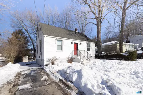 51 Rockridge Rd, Waterbury, CT 06705