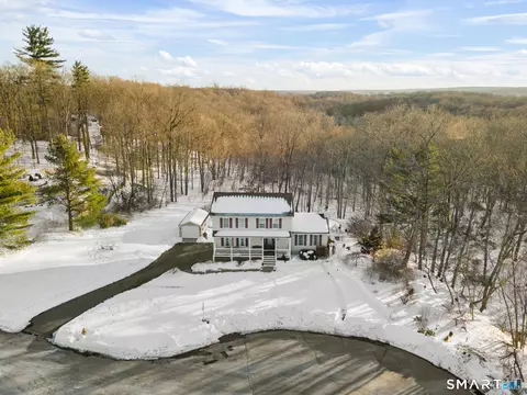 11 Lantern Ridge Rd, Beacon Falls, CT 06403