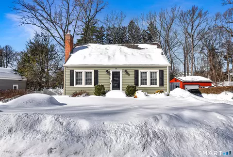 86 Doane St, Manchester, CT 06042