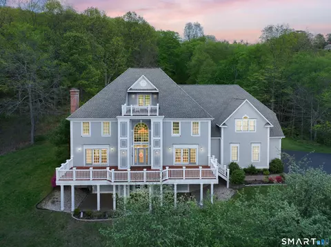 83 Bayberry Hill Rd, Avon, CT 06001