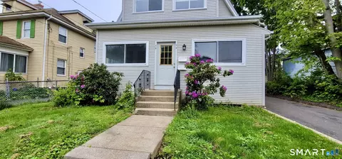 13 Lockwood Ter, West Hartford, CT 06119