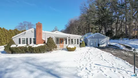 237 Warner Rd, North Haven, CT 06473