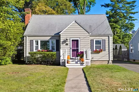 18 Saint James St, West Hartford, CT 06119