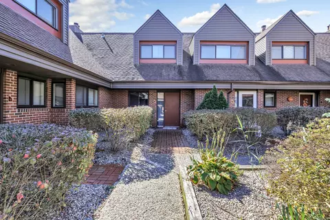 22 Montoya Dr #2, Branford, CT 06405